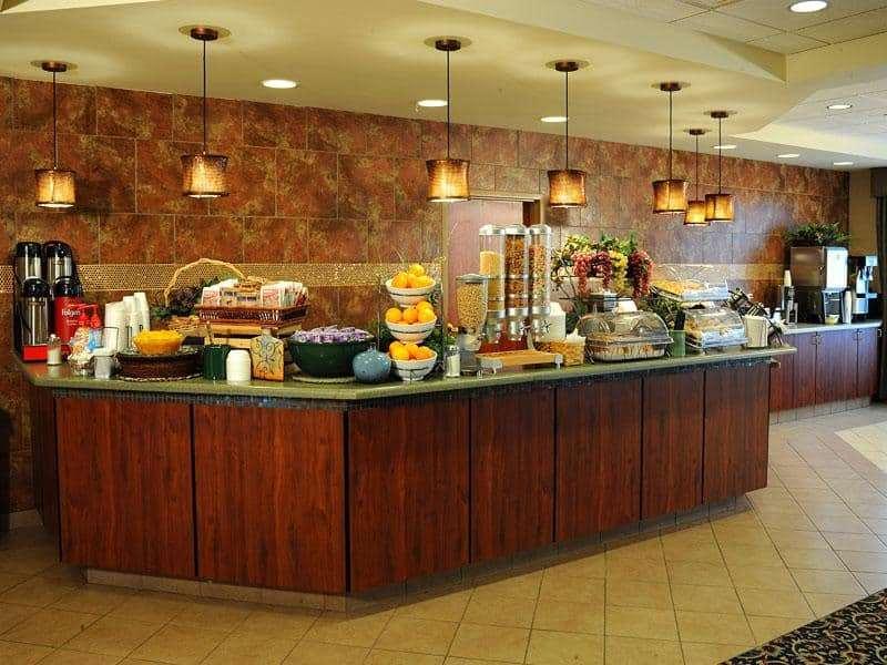 Отель La Quinta By Wyndham Springfield Airport Plaza Удобства фото