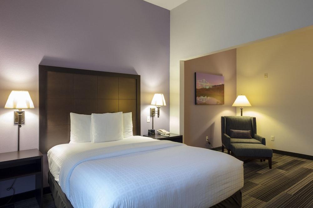 Отель La Quinta By Wyndham Springfield Airport Plaza Экстерьер фото