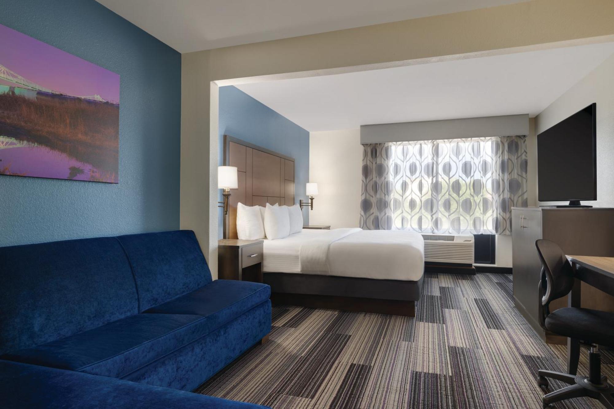 Отель La Quinta By Wyndham Springfield Airport Plaza Экстерьер фото