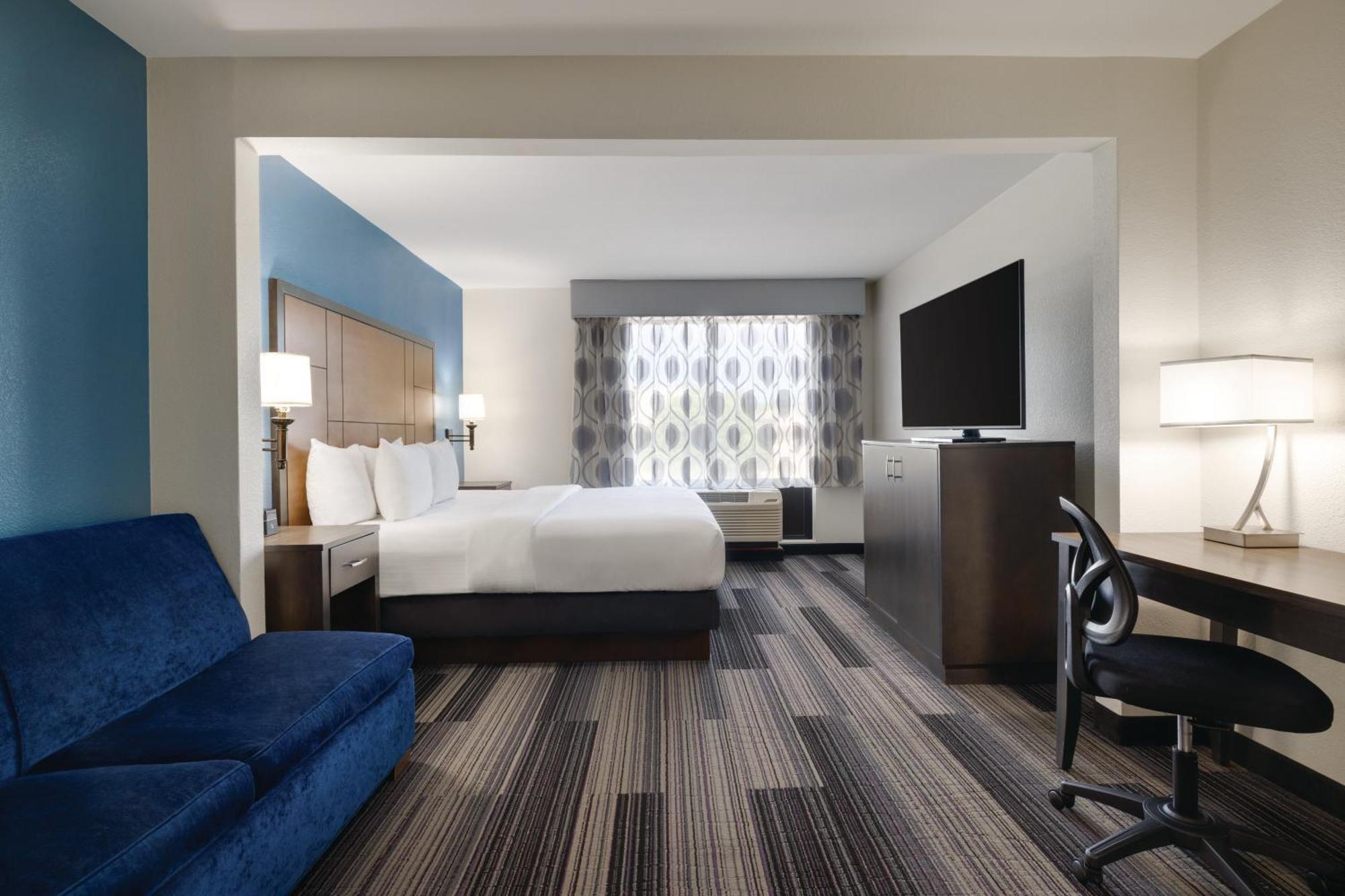 Отель La Quinta By Wyndham Springfield Airport Plaza Экстерьер фото