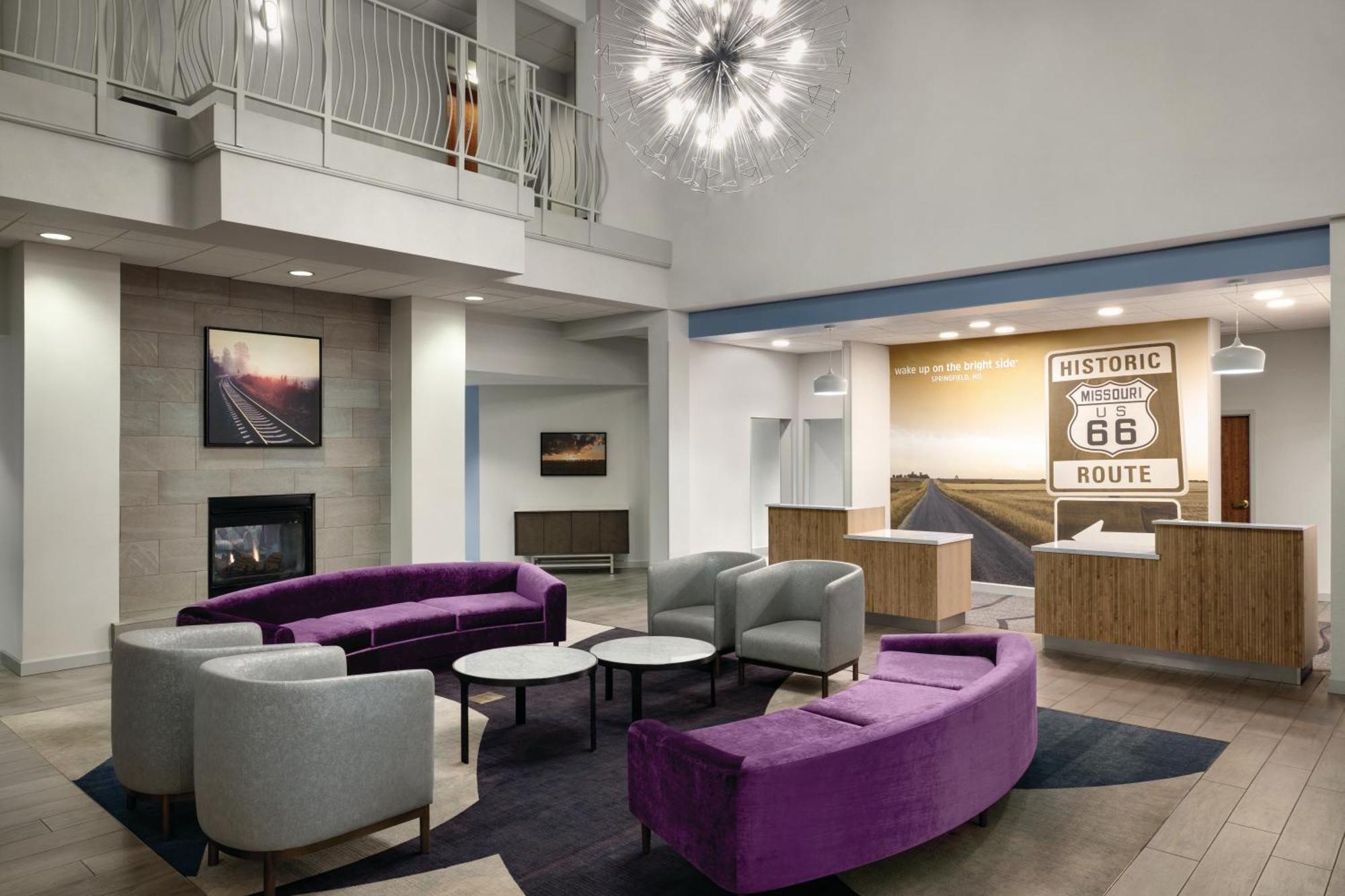 Отель La Quinta By Wyndham Springfield Airport Plaza Экстерьер фото